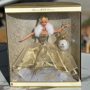 NWT Special Edition Barbie Christmas Mattel Vintage 2000 Celebration Barbie